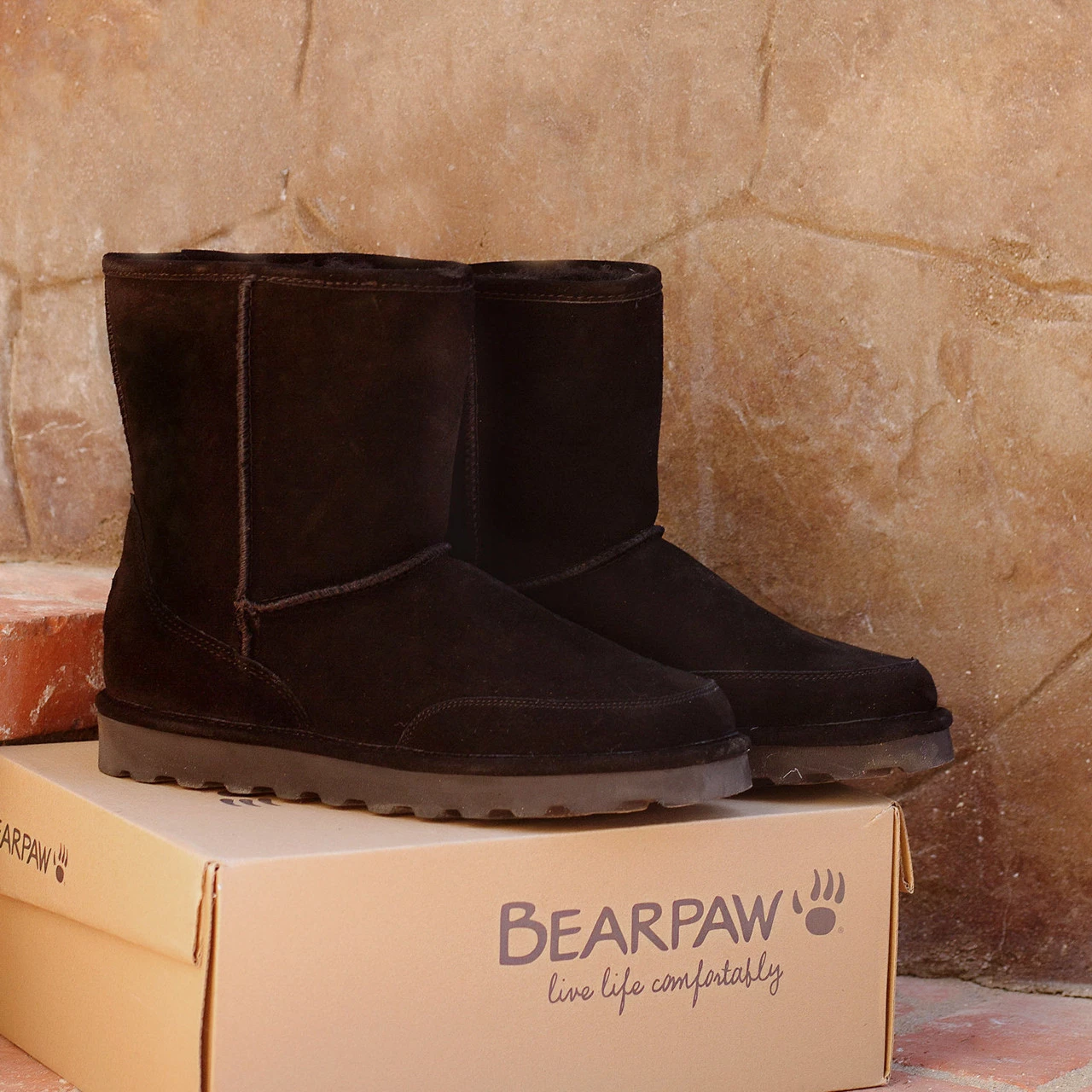 Bearpaw Brady Wide Black - Image 4